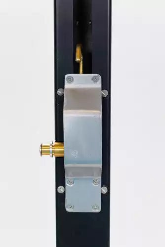 Tennispfosten aus Stahl