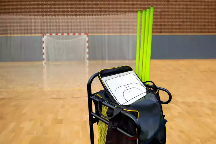 Robust transport cart for balls and training equipment