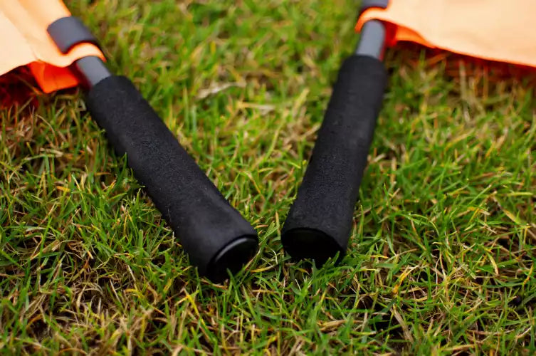 Set of 2 touch flags with carrying bag