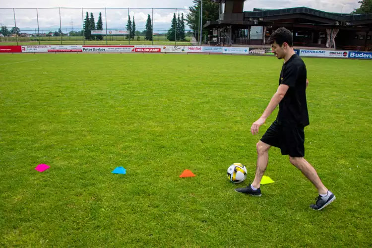 Pack of 20 triangular cones