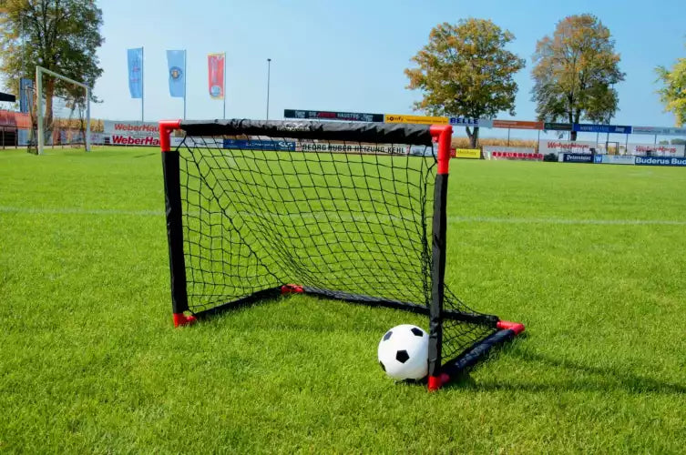 Foldable football goal - 90cm x 60cm - free ball