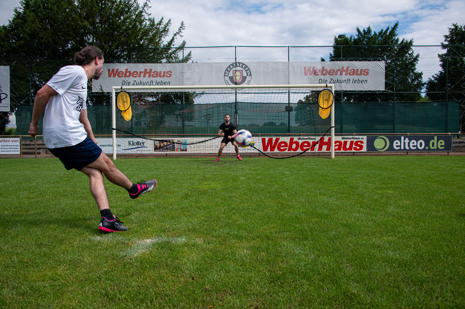 Training elastic for goalkeepers