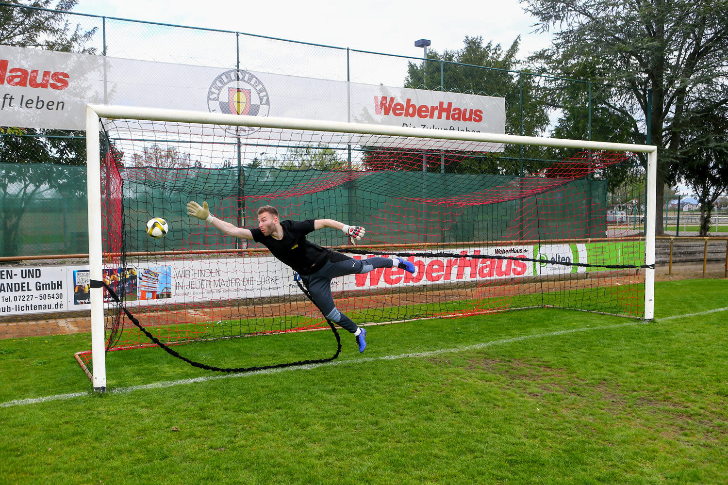Training elastic for goalkeepers