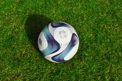 Fußballschuhe, schwarz und blau, Größe 4