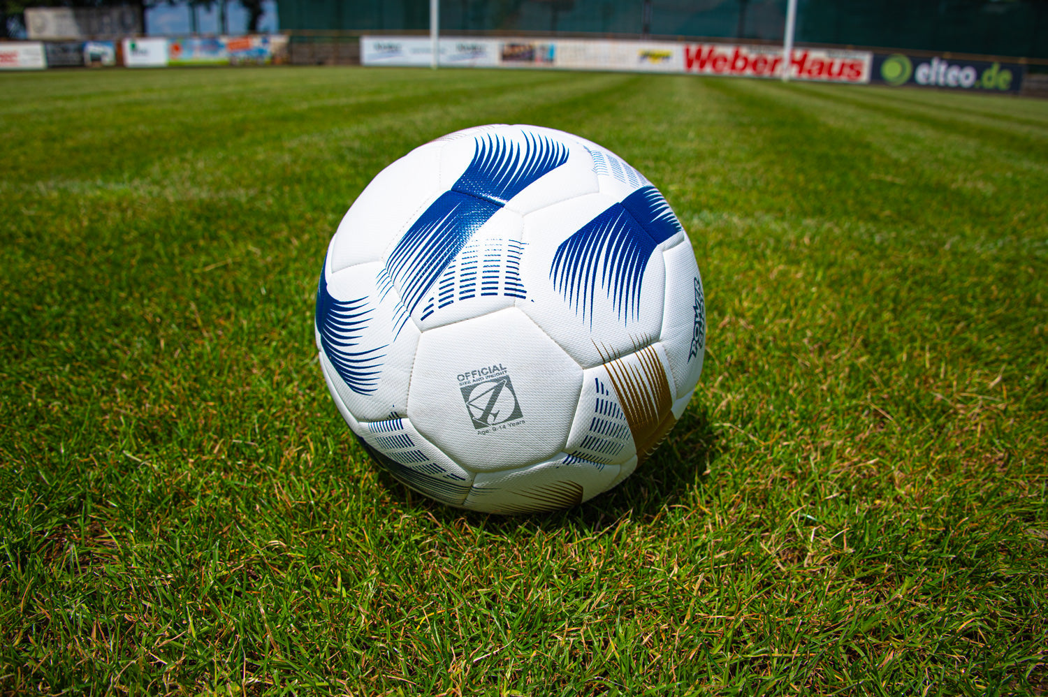 Match hybrid football size 5