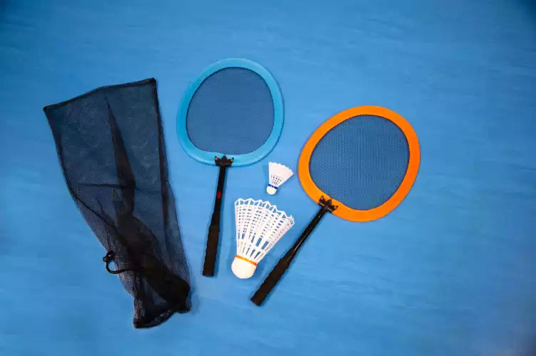Beach badminton set with 63cm rackets and carry bag