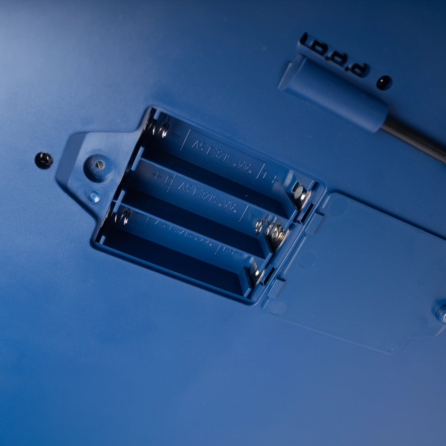 Football trainer with electronic LED target