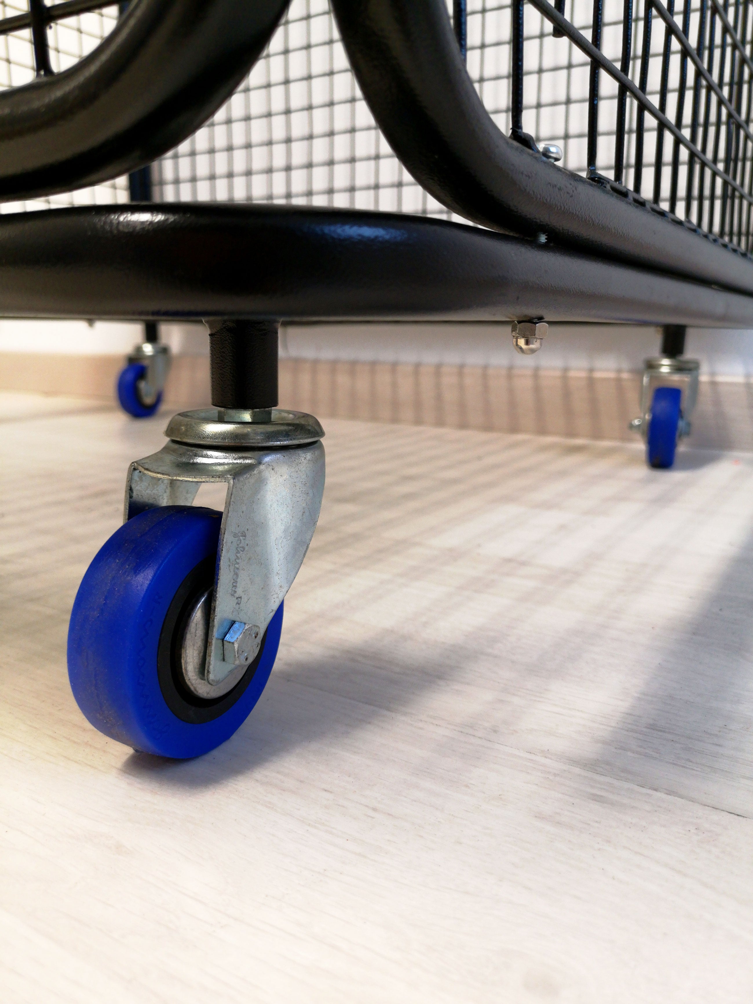 Mobile Heavy-Duty Ball Storage Cage - 96 × 77 × 79 cm