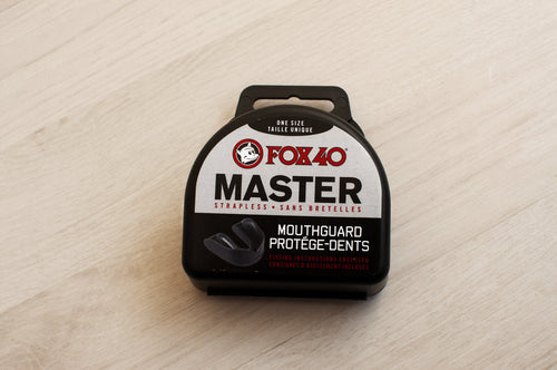 Mouth guard with case