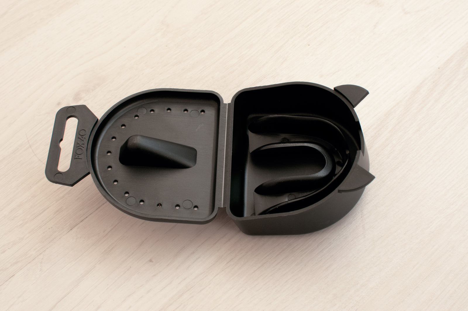 Mouth guard with case