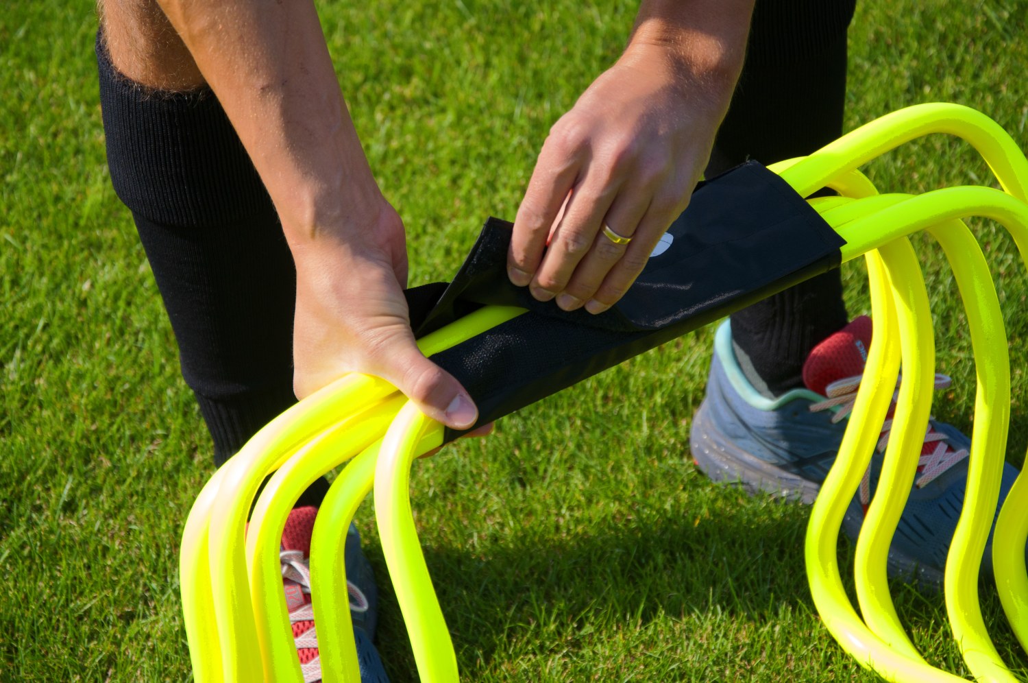 Tragegriff für Hürden und Slalomstangen