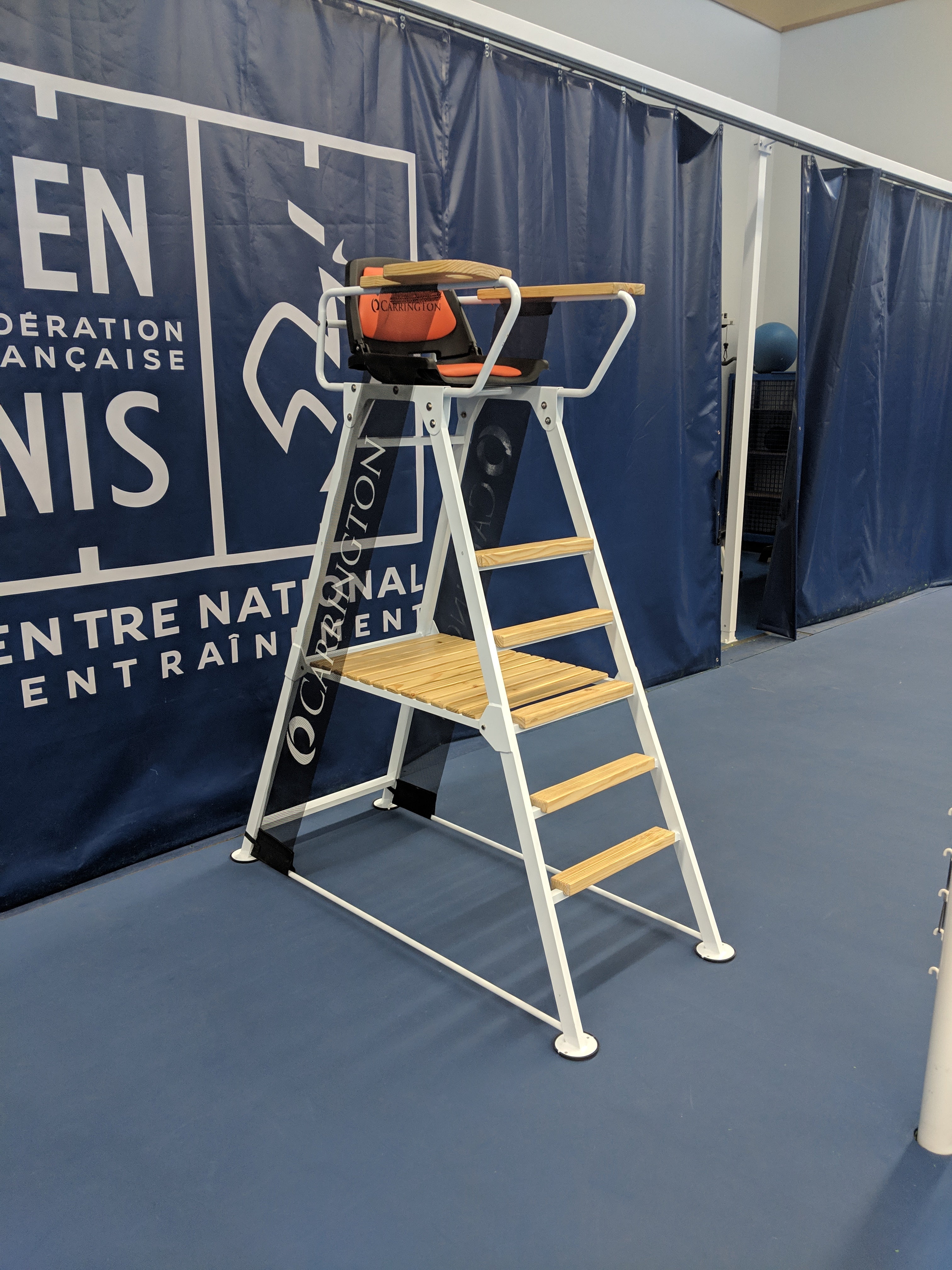 Ultra competition referee chair - 182cm seat height