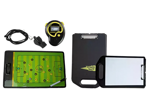 Fußballtrainer-Ausrüstung mit Aktentasche, Pfeife, Stoppuhr und Magnettafel